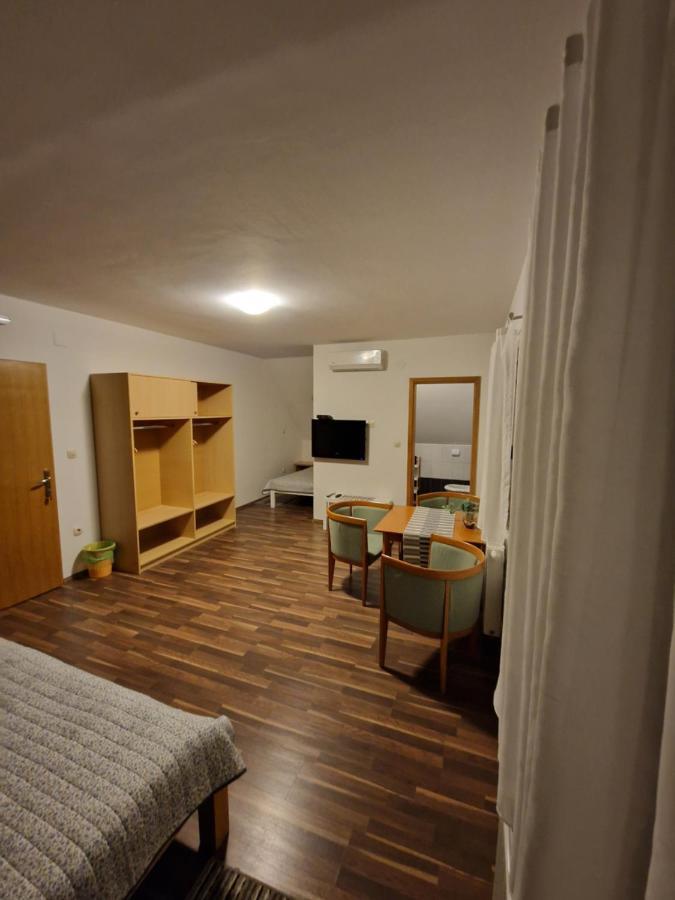 Guest House Wolf II Плитвицкие озёра Экстерьер фото